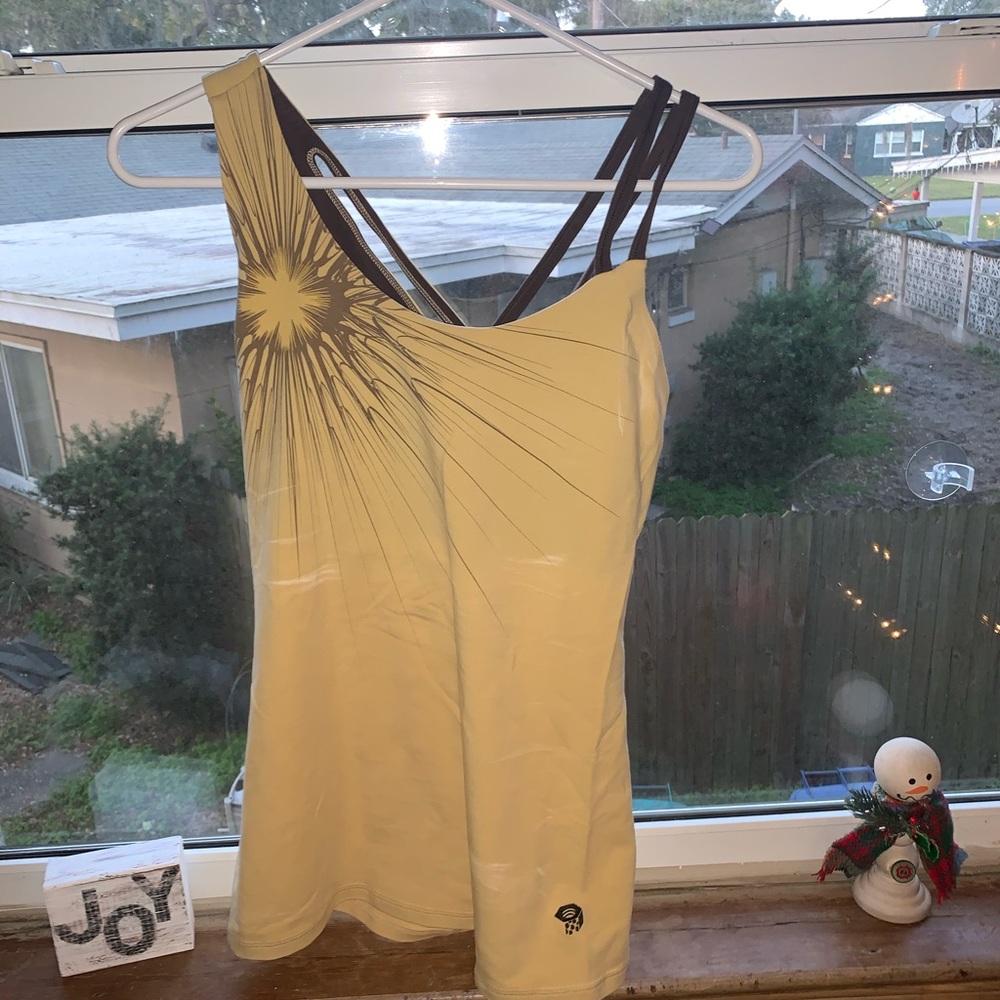 Athletic tank top with built in un padded bra